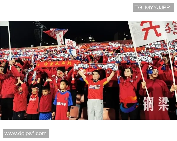 重庆足球队实力飙升创历史新高引发球迷热议与期待